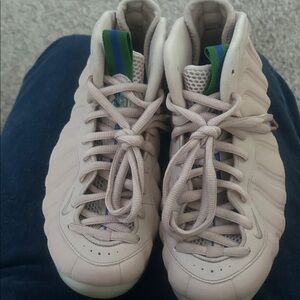 Cream High-Top Sneakers with Green and Blue Accents